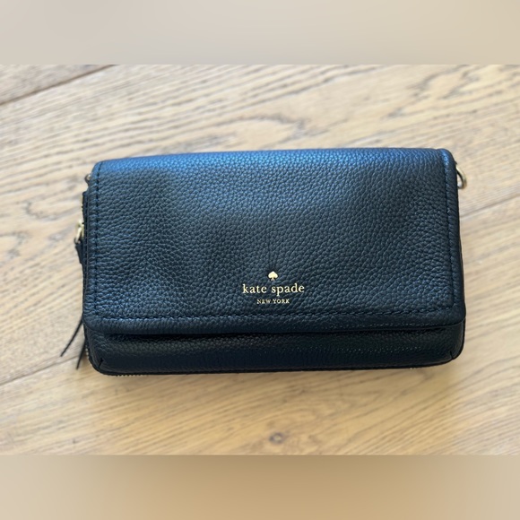 kate spade Handbags - Kate Spade Crossbody Bag